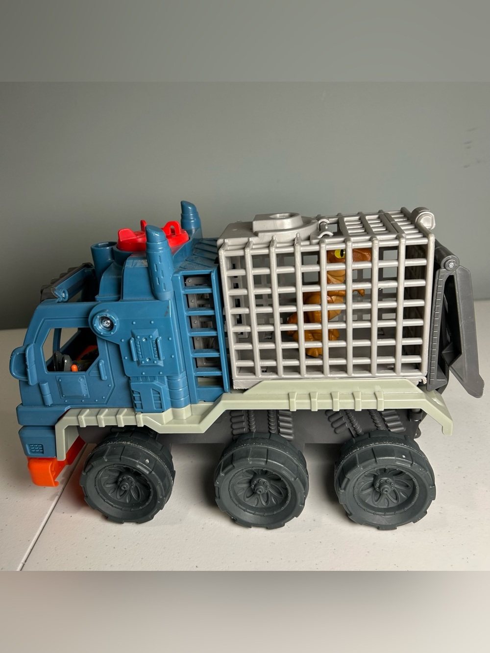 Imaginext 2017 Jurassic World Dino Hauler Truck & Action Figures Play Set - Picture 6 of 14